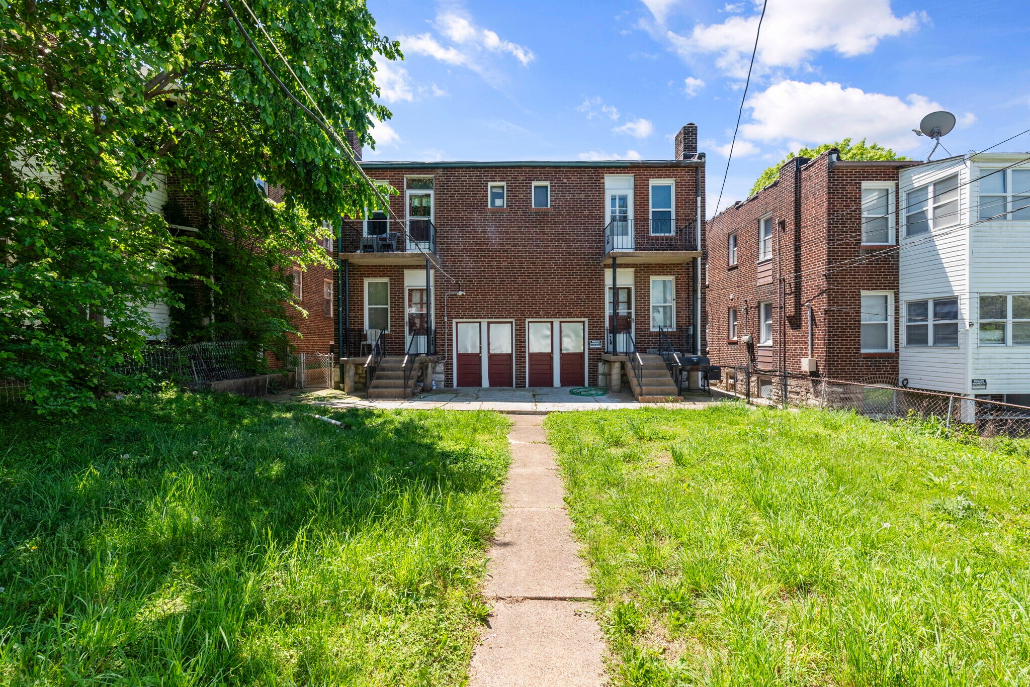 Building Photo - 3925 Dunnica Ave