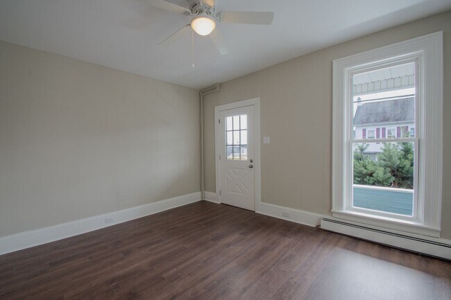Building Photo - Newly Renovated 3 Bedroom 1.5 Bathroom Slatington Twin