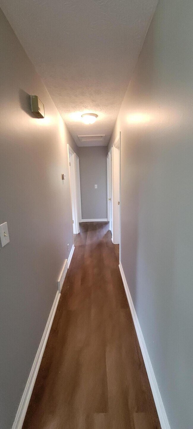 Building Photo - 3612 River Park Dr