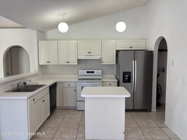 Building Photo - 117 Hillock Ave NW