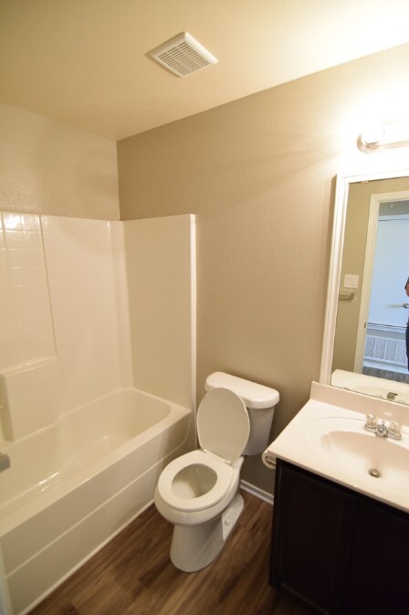 Building Photo - 3309 Regency Dr