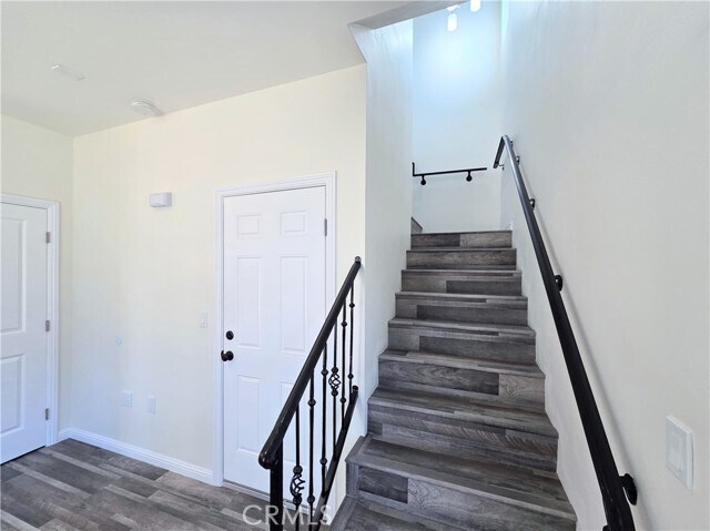 Building Photo - 4169 Country Club Dr