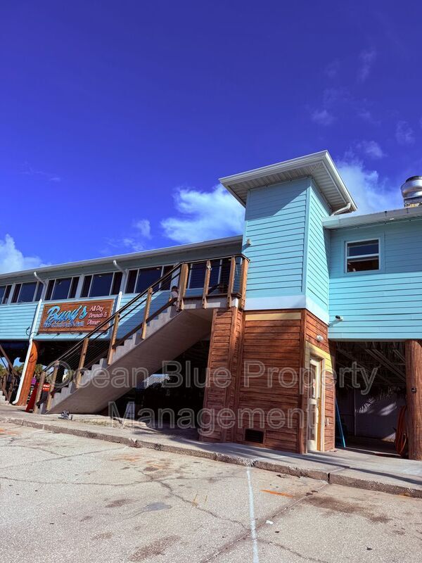 Building Photo - 664 76th Ave