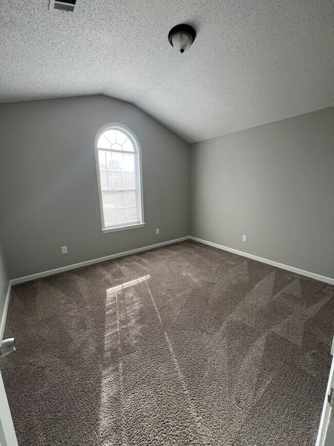 Building Photo - 3414 Bells Landing Dr