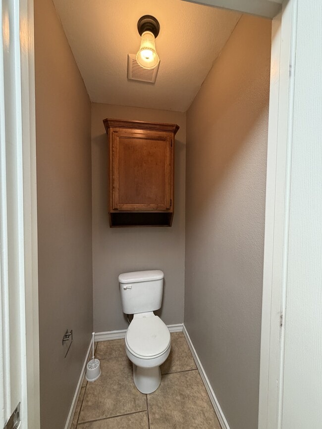 Building Photo - 2415 Laurel St