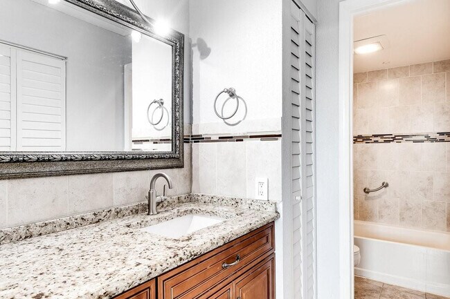 Building Photo - 9080 Lime Bay Blvd