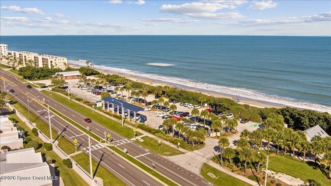 Building Photo - 790 Palm Dr