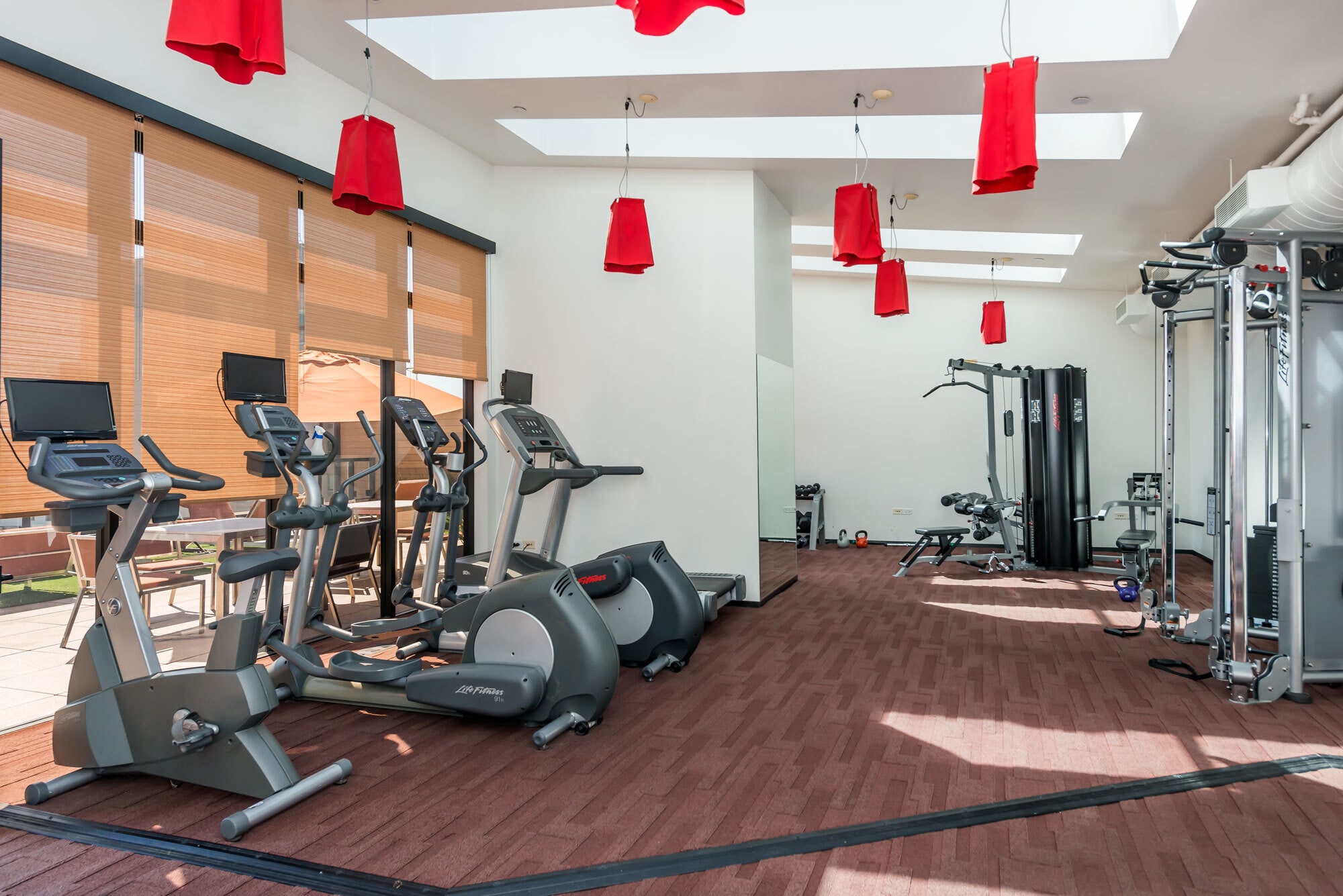 Gym - 2 Mint Plz