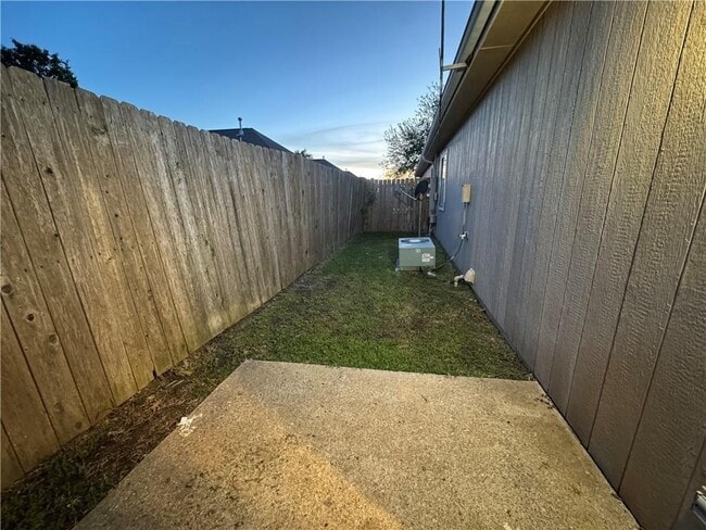 Building Photo - 312 S Halsey St