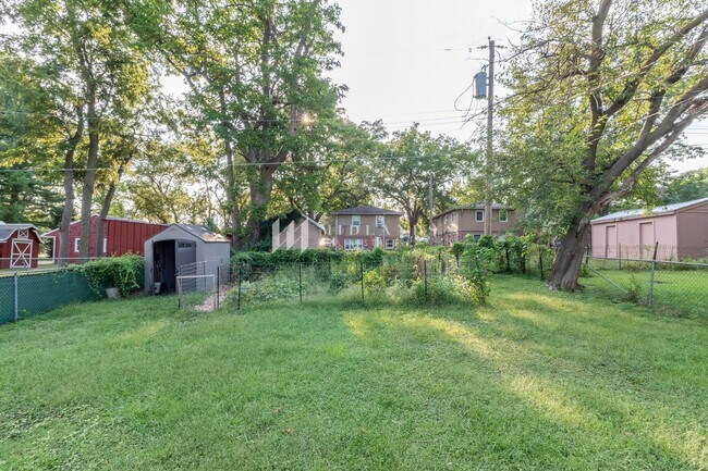Building Photo - Updated Home in Olde Towne Bellevue