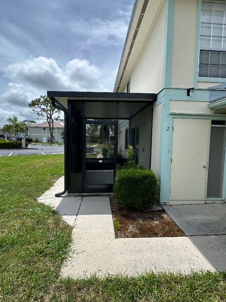 Building Photo - 5848 Queen Elizabeth Way