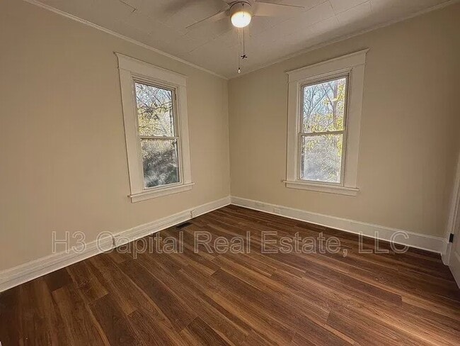 Building Photo - 206 W Washington St