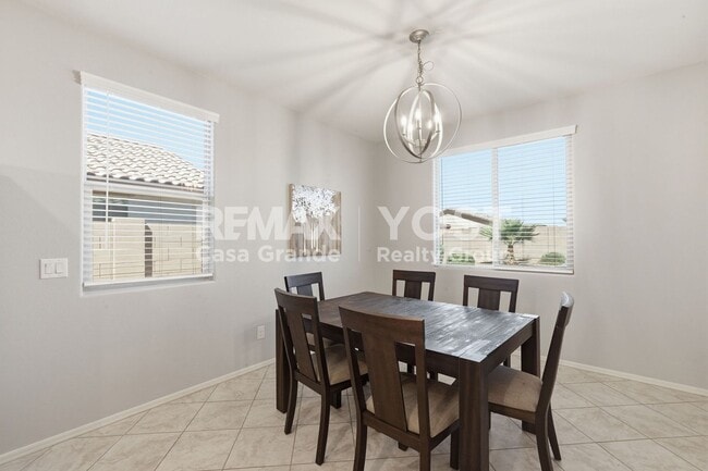 Building Photo - Move-In Ready Desert Gem with Stylish Furnishings & Private Backyard!