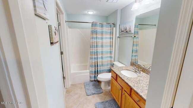 Building Photo - 2228 Beach Dr