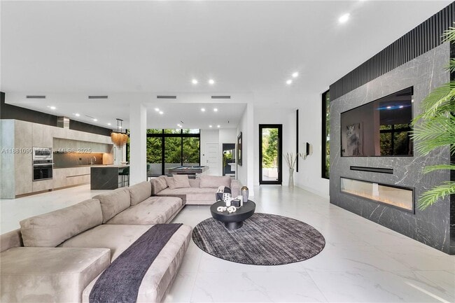 Building Photo - 4364 Alton Rd