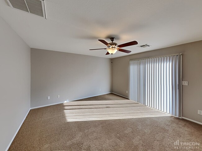 Building Photo - 2660 Sunrise Bluff Dr