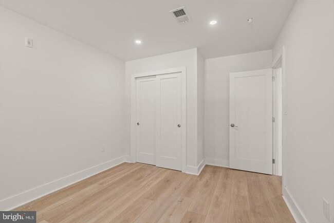 Building Photo - 253 N 3rd St