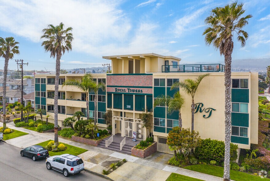 Royal Towers Apartments 200 Avenue G Redondo Beach CA 90277