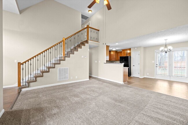 Building Photo - Pet Friendly Three Bedroom with Bonus!