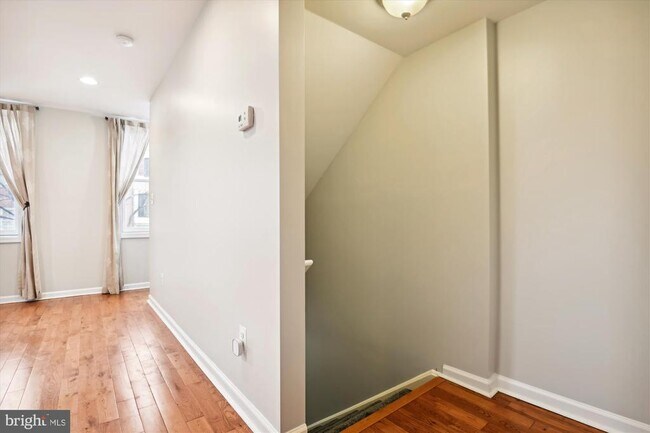 Building Photo - 1909 Aliceanna St