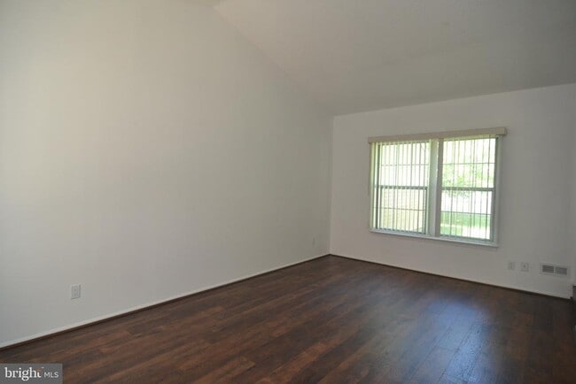 Building Photo - 4004 Adelaide Dr