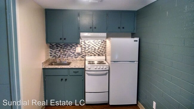 Building Photo - Studio, 1 bath Apartment - 426 W. 9th St.