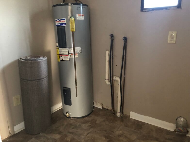 Utility Room - 1831 5th Ave W