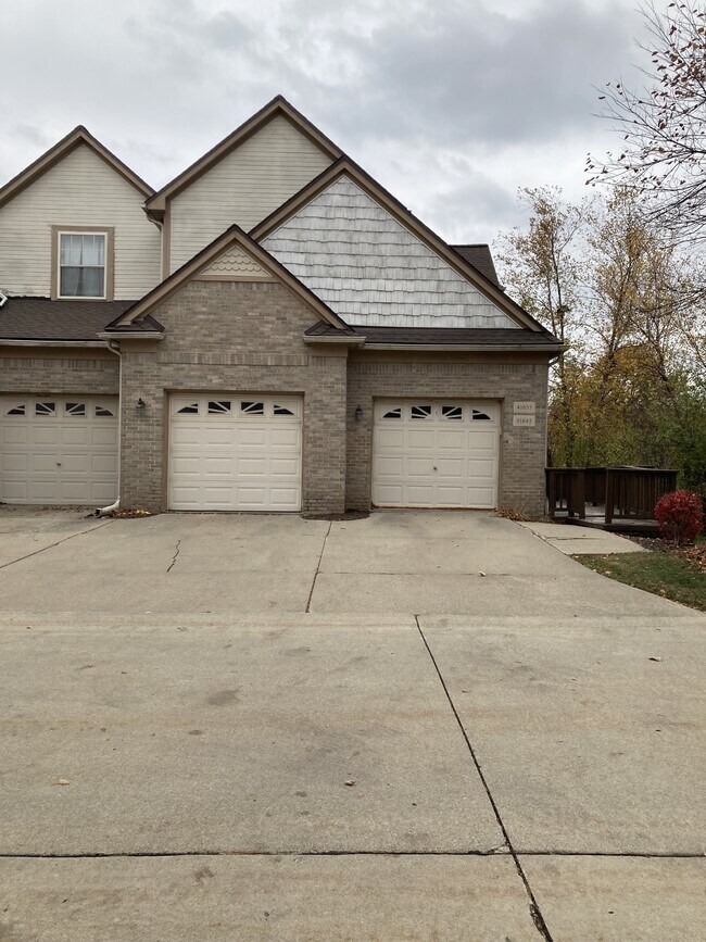 Building Photo - 41645 Copper Creek Dr