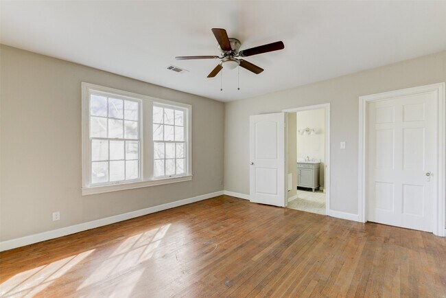 Building Photo - 2214 Ashley St