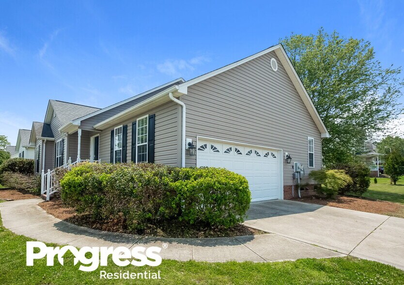 Building Photo - 1004 Ayrshire Ln