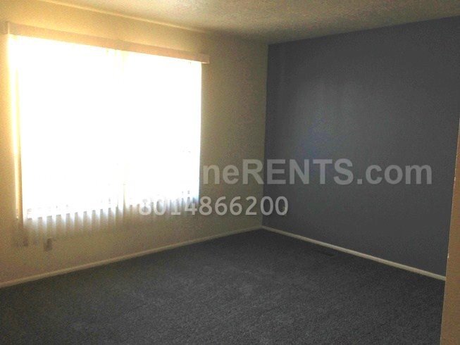 Building Photo - NO DEPOSIT option available for qualified renters!