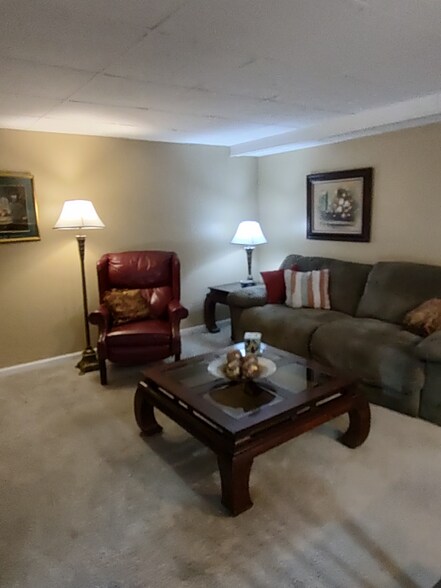 Building Photo - 5204 Roman Dr