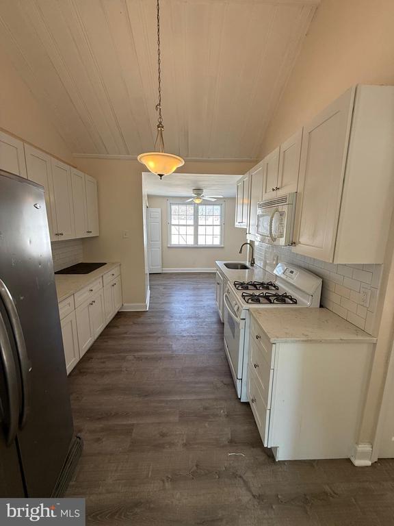 Building Photo - 7801 Montgomery Ave