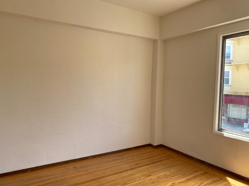 Building Photo - 1208 Powell St