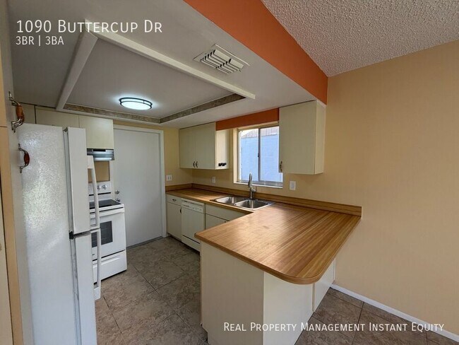 Building Photo - 1090 Buttercup Dr