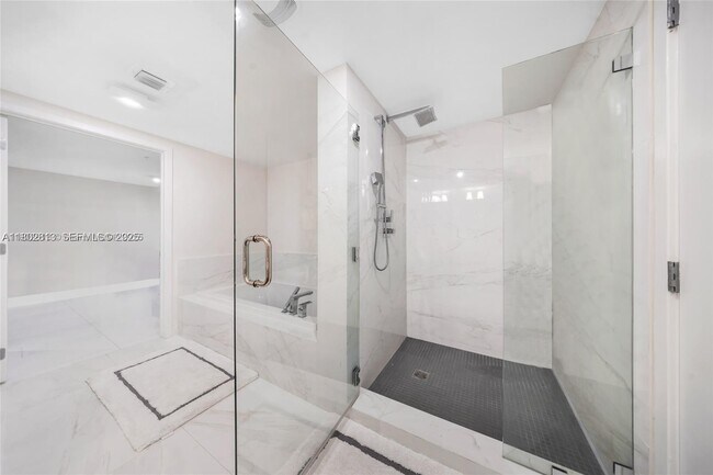 Building Photo - 400 Sunny Isles Blvd