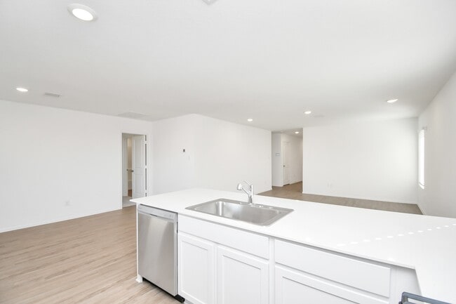 Building Photo - 27010 Breakaway Ln