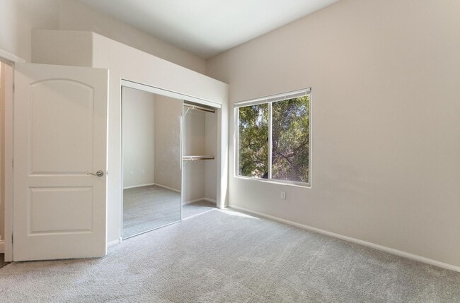 Building Photo - Upgraded condo in gated community