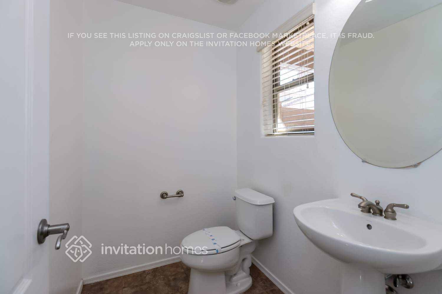 Building Photo - 2611 E Bart St