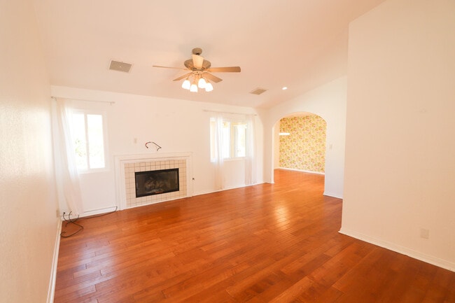 Building Photo - 64900 Desert Air Ct