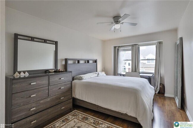 Building Photo - 204 Ridings Cir