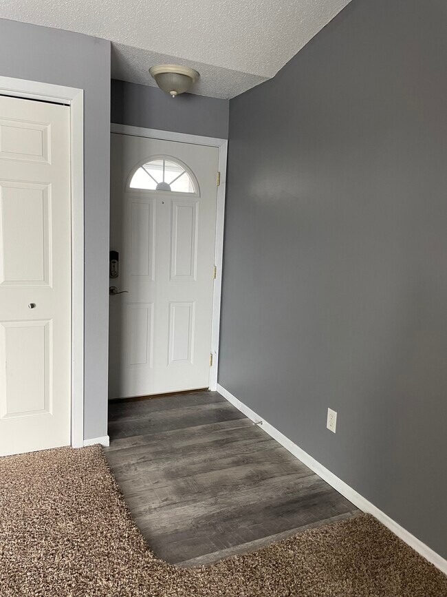 Building Photo - 7103 W 56th St