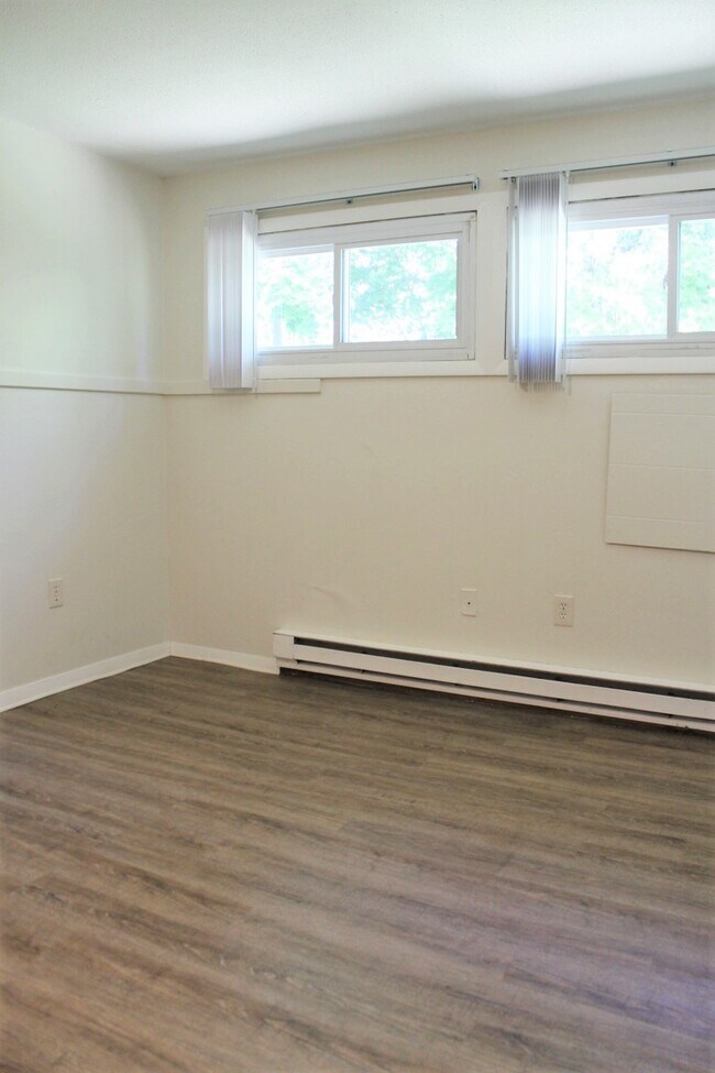 Building Photo - 10 Belchertown Rd