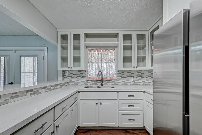 Building Photo - 8414 Flintridge Dr