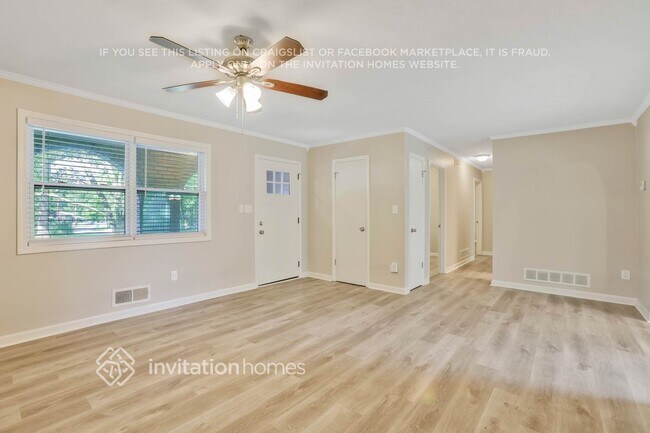 Building Photo - 10 Porter Cir