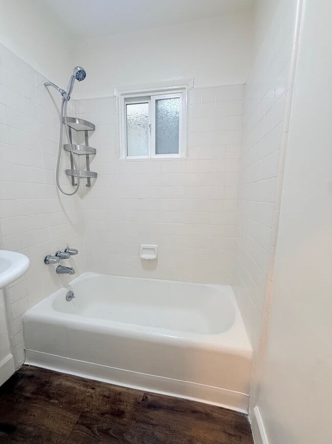 Building Photo - Prospect