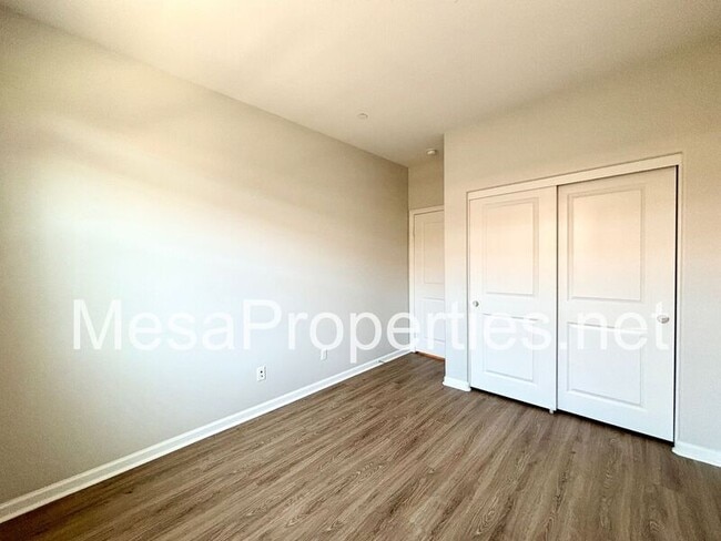 Building Photo - 2922 E Via Fiano