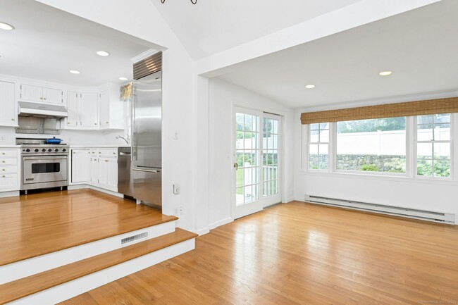 Building Photo - 54 Oak Grove Pl