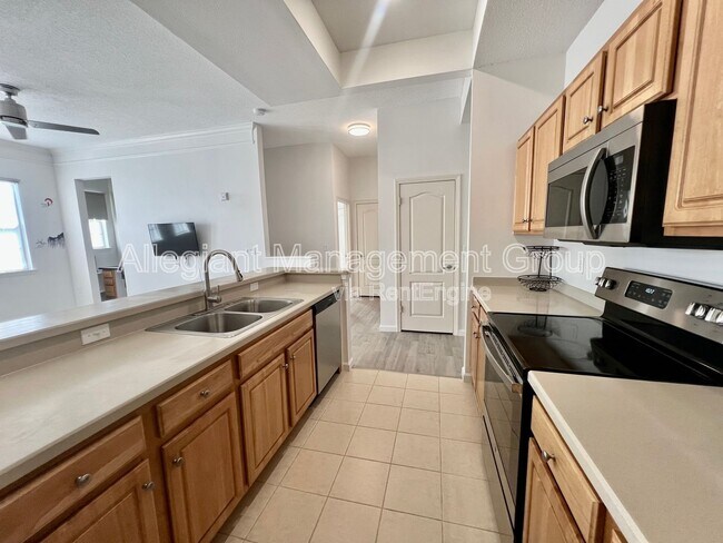 Building Photo - 12016 Villanova Dr