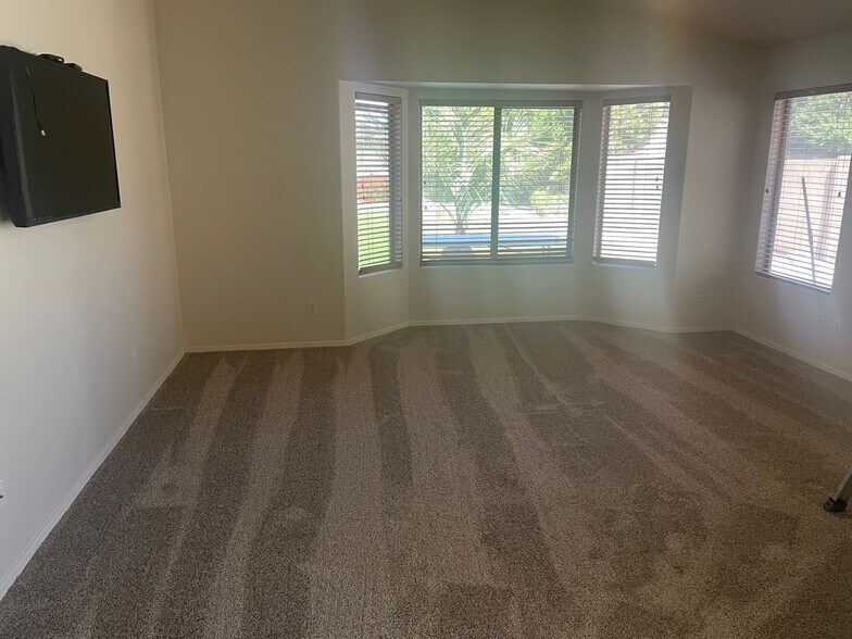 Large master bedroom split from other two bedrooms - 244 W Goldfinch Way